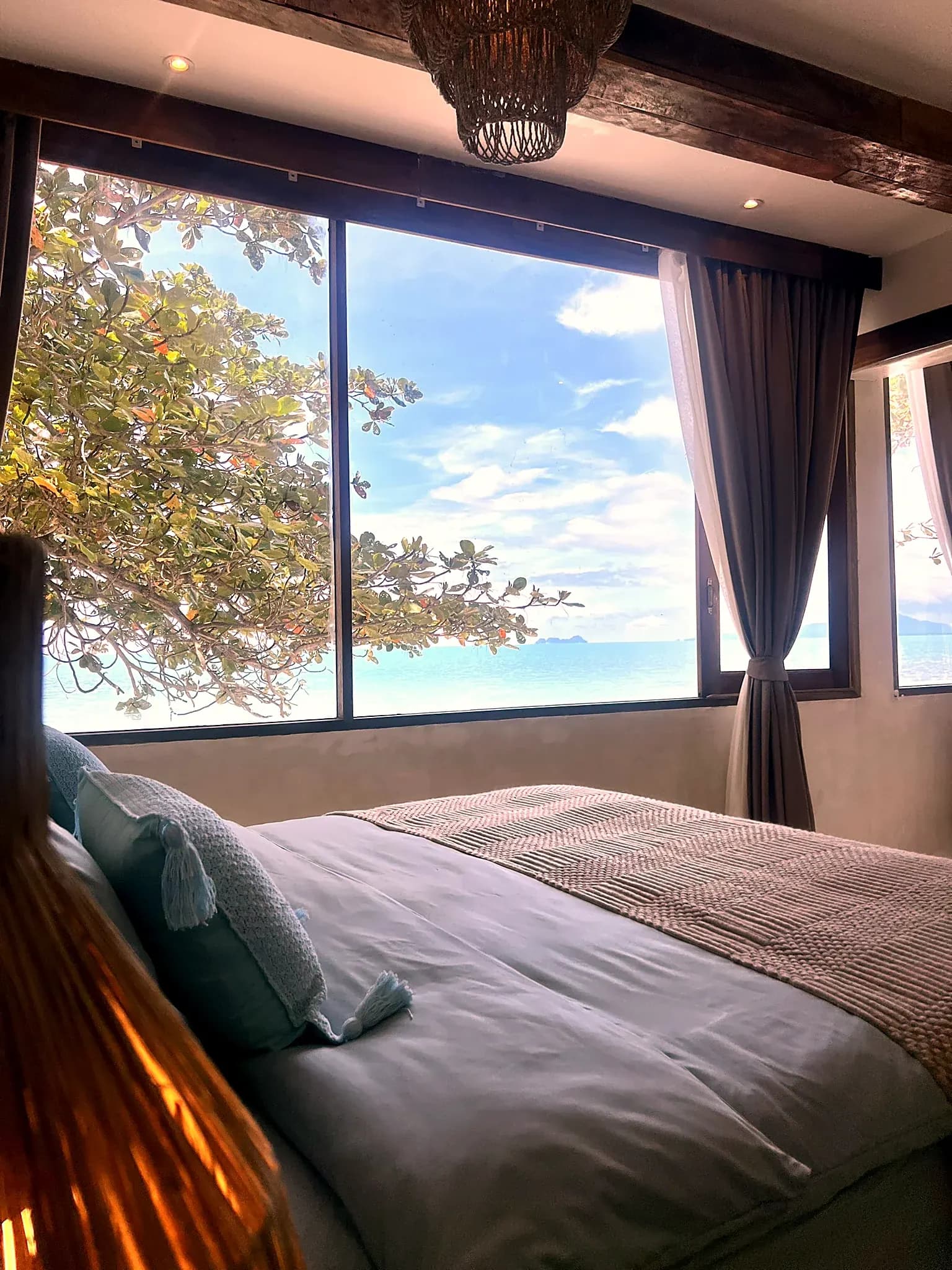 Cape Beach Villa, Koh Samui — private villas above a calm, gently shelving, safe-swimming sandy beach